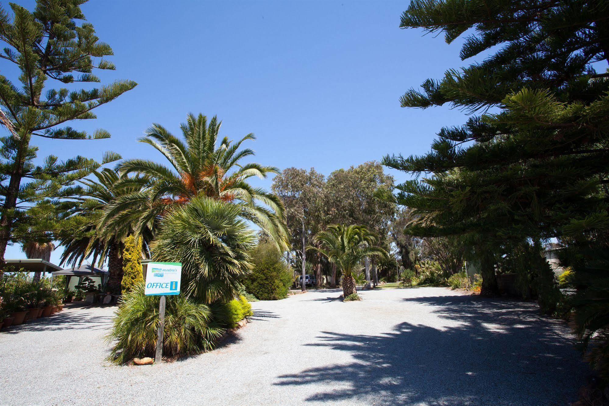 โมดราส อพาร์ตเมนต์ ทัมบี เบย์ Aparthotel Tumby Bay ภายนอก รูปภาพ